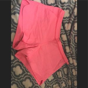 Pretty in pink Lilly Pulitzer shorts size L excel condition